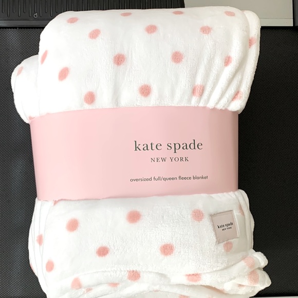 NWT KATE SPADE OVERSIZED FULL/QUEEN FLEECE BLANKET